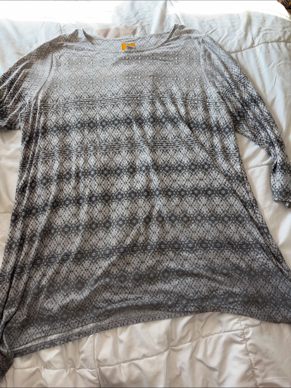 Ruby Rd. Gray and White Patterned Long Sleeve Top